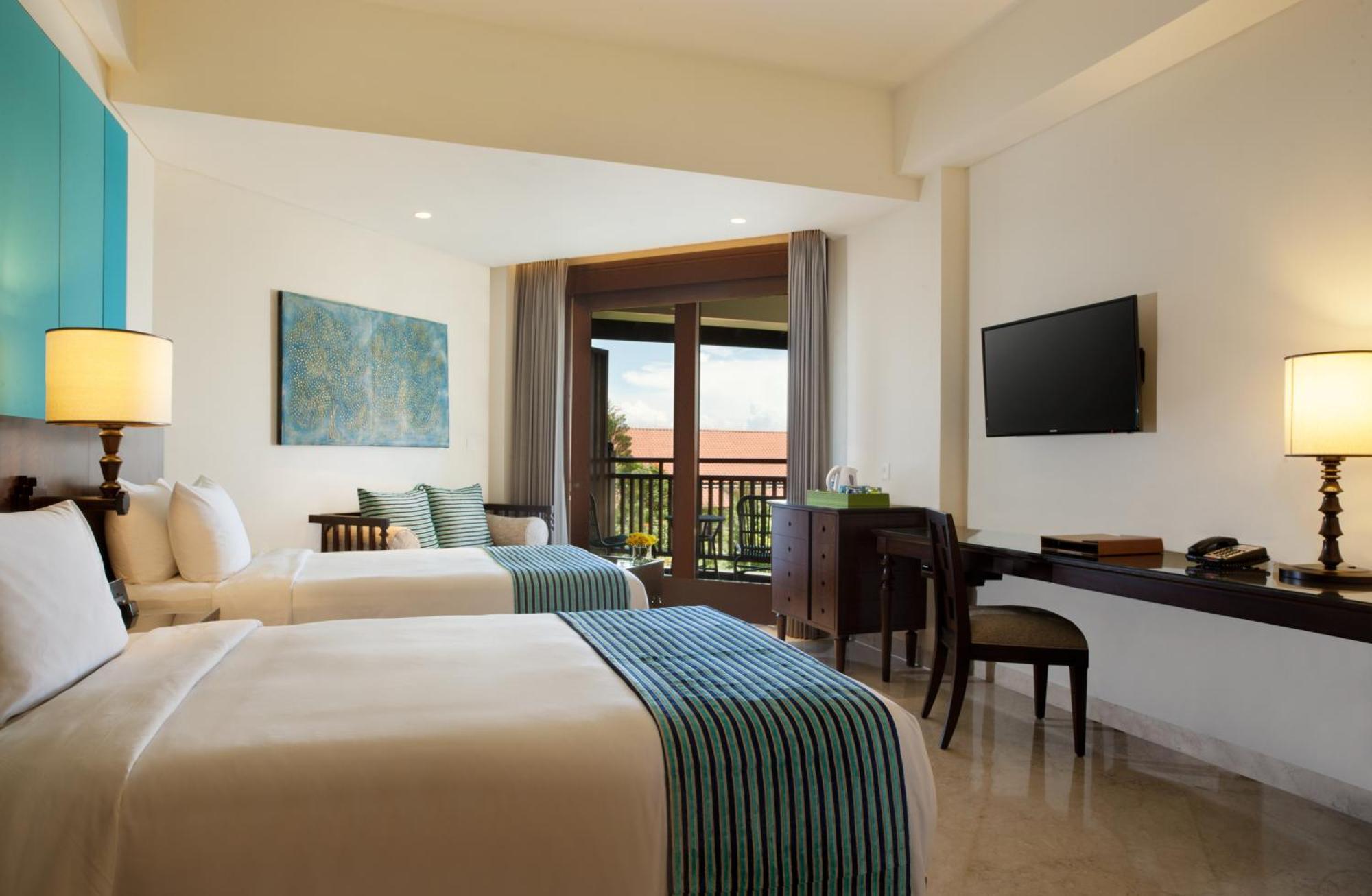 Premium Twin Room Partial Ocean View