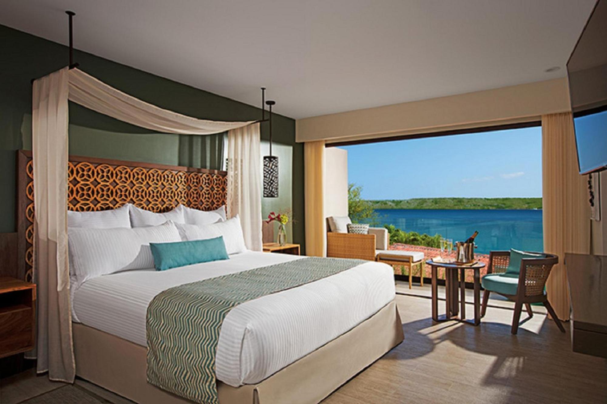 Deluxe Ocean View King Balcony
