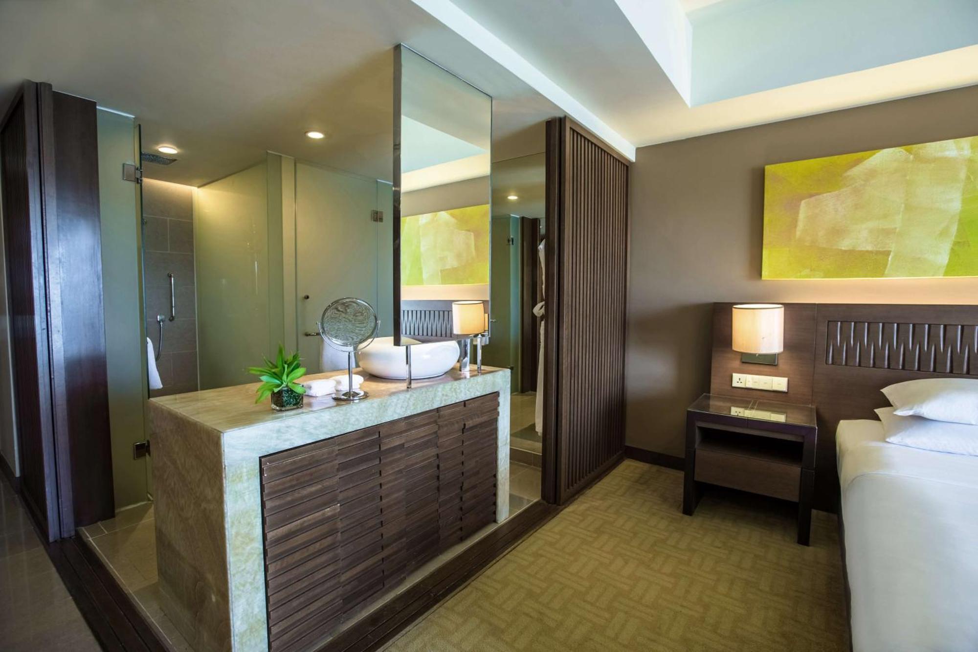 Twin Room with Two Twin Beds and Sea View