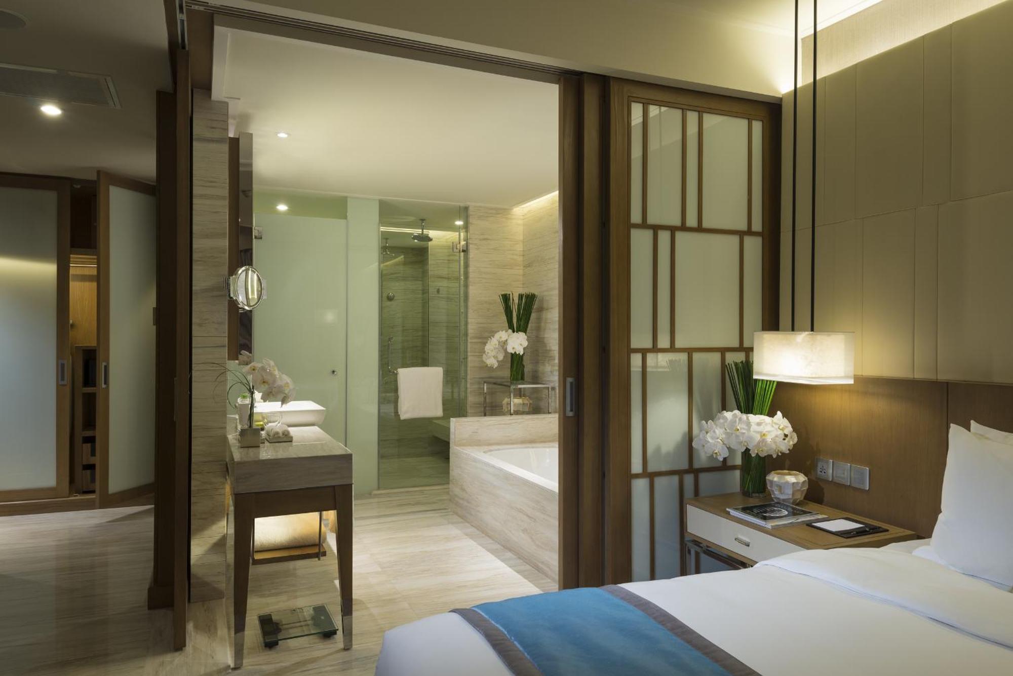 One-Bedroom Twin Suite with City View