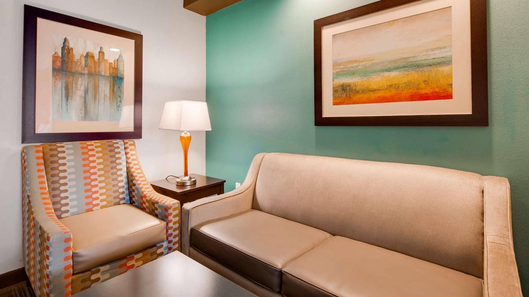 Queen Suite with Two Queen Beds and Sofa Bed - Non-Smoking