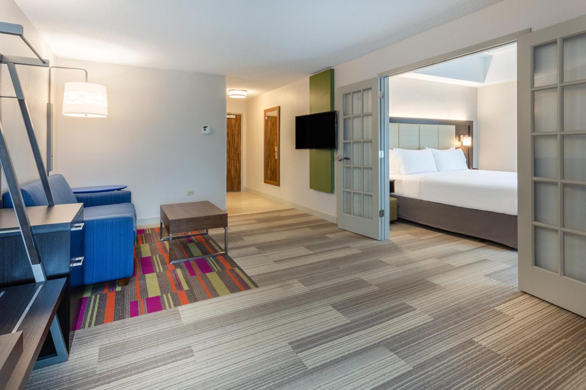 One-Bedroom King Suite