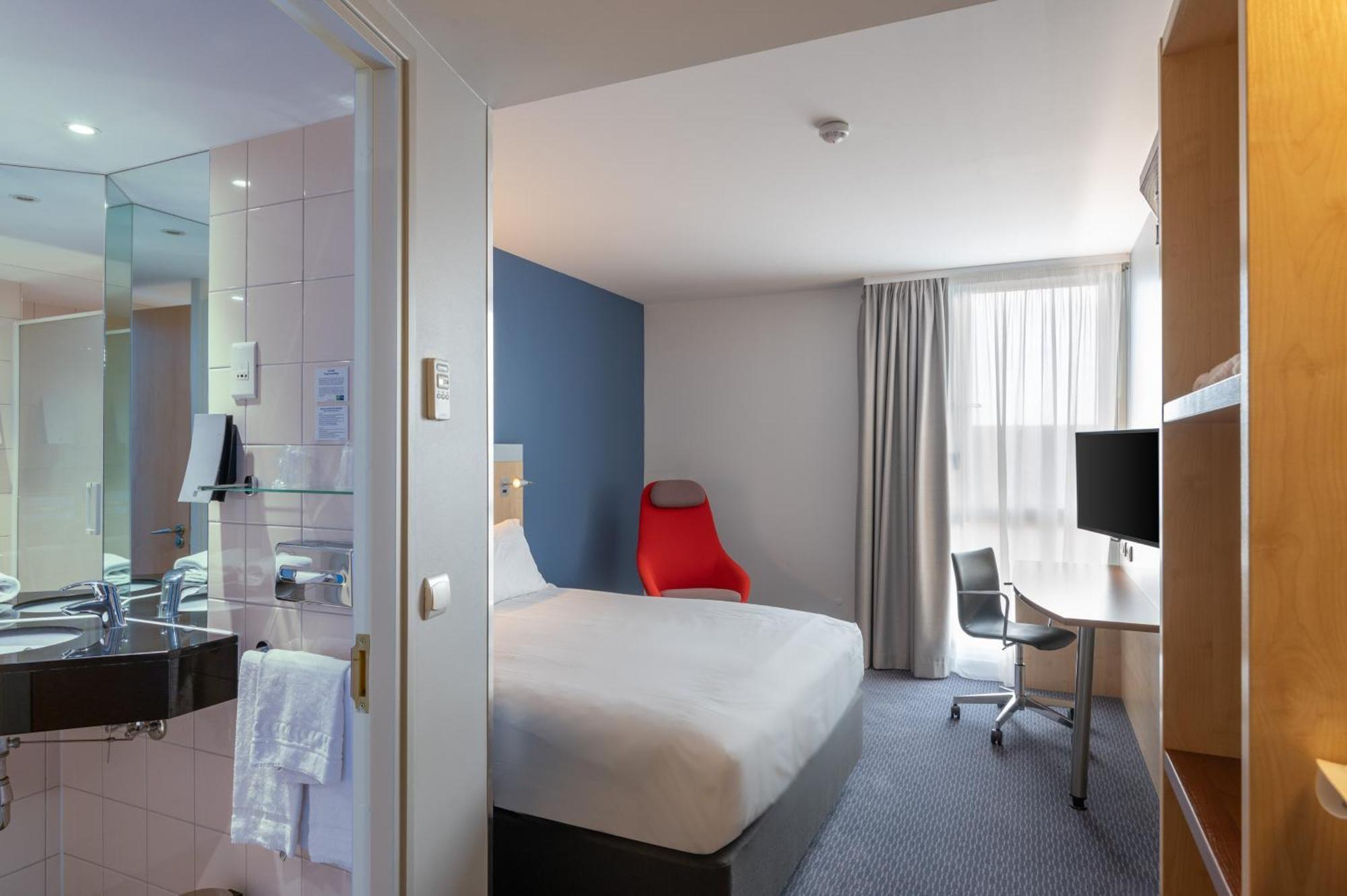 Standard Double Room with Free Breakfast