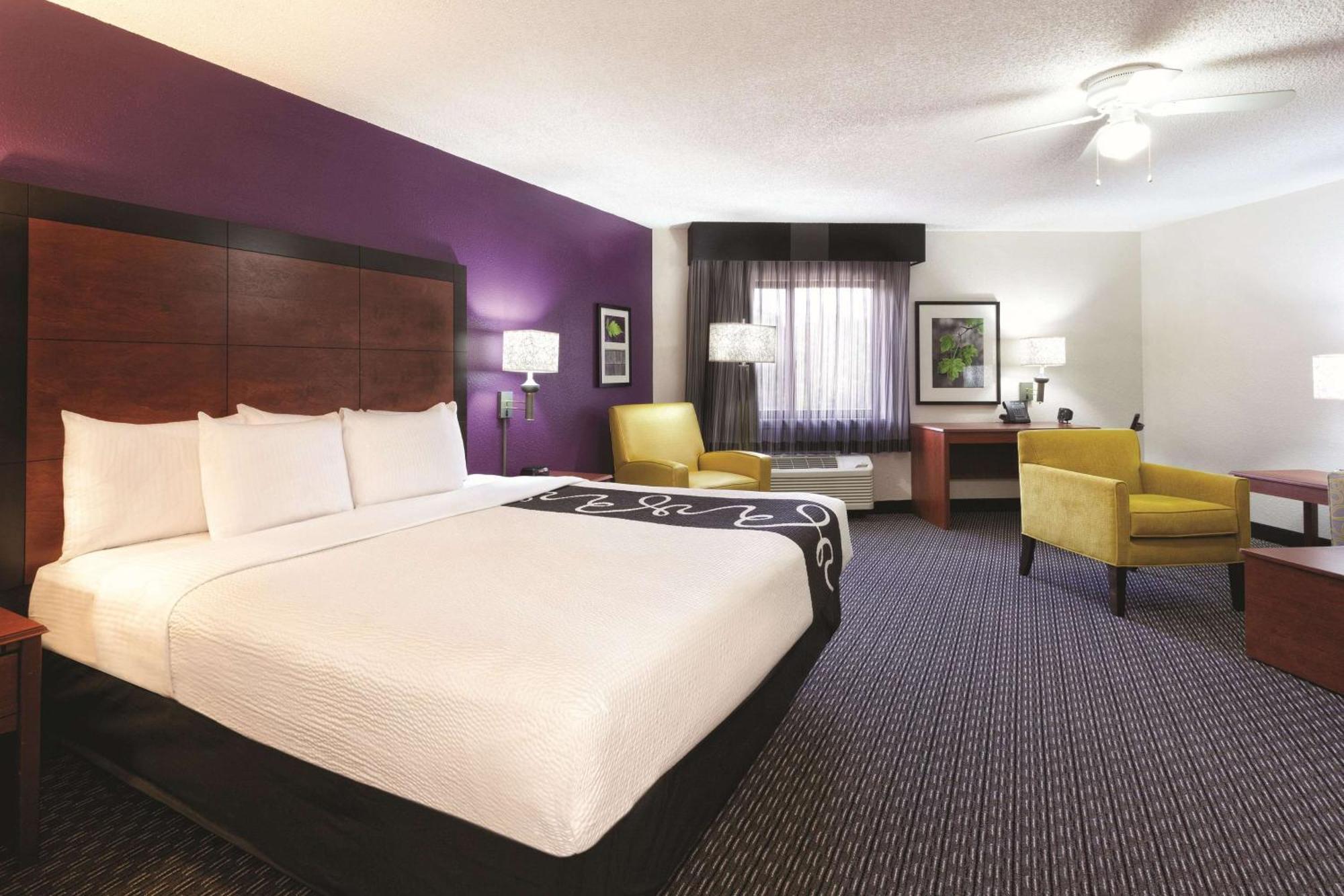 Two-Bedroom Suite with One King and One Double Bed - Non-Smoking
