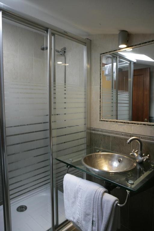 Double or Twin Room,12868317:JPEG