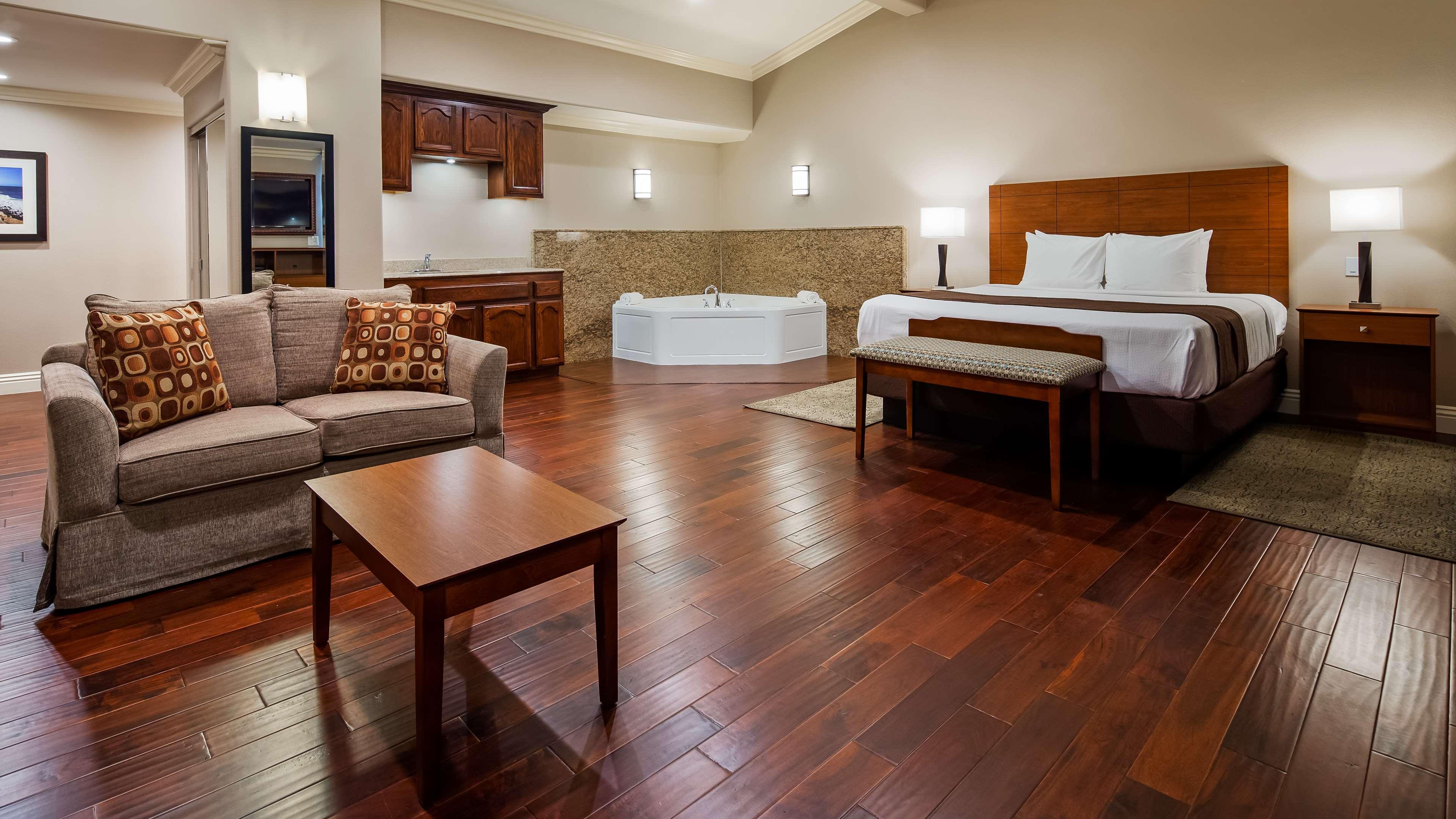 Suite con bañera de hidromasaje - 1 cama extragrande - No fumadores