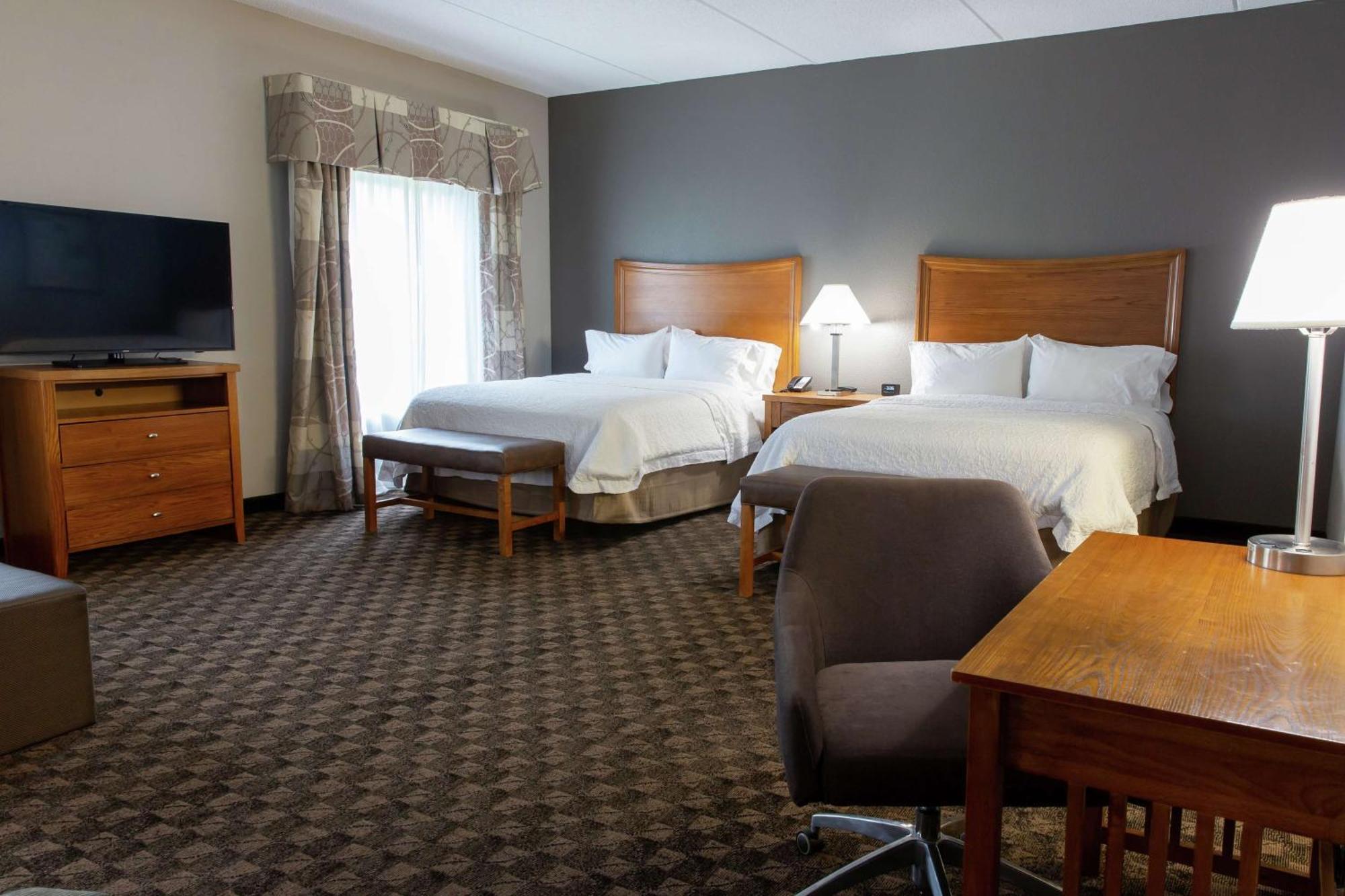 Queen Studio Suite with Two Queen Beds - Non-Smoking