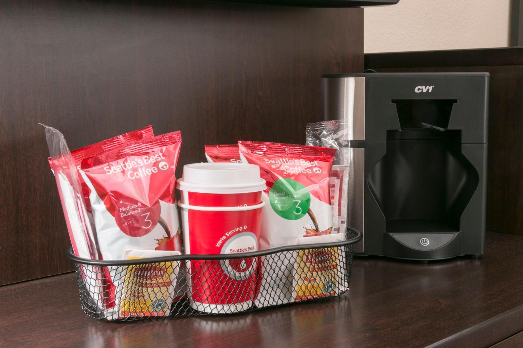 Premium King Room Smoke Free (Upgraded Bedding & Snack)