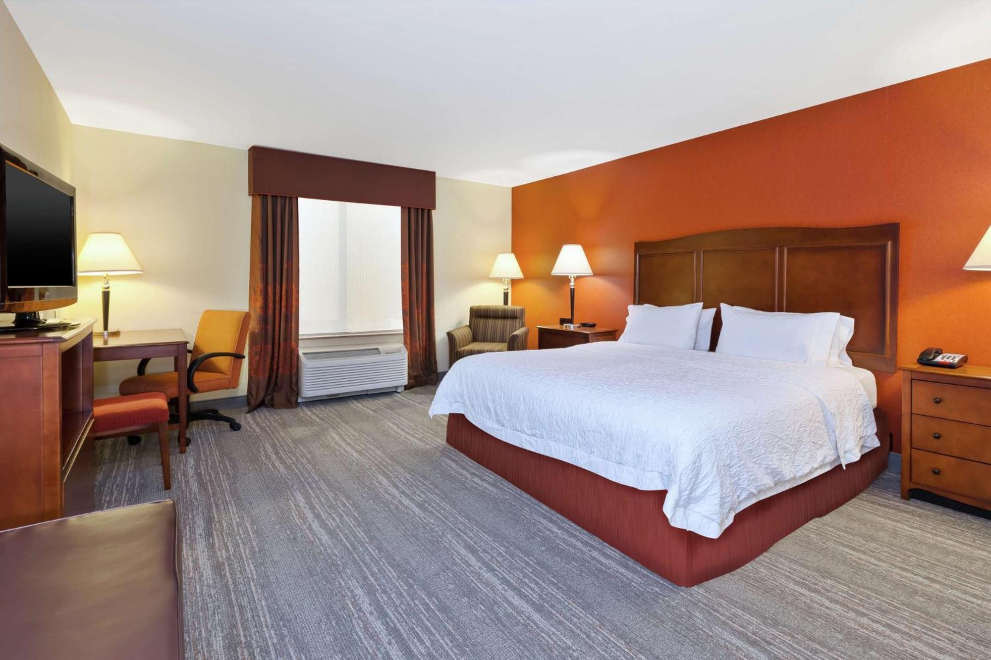King Room with Accessible Tub - Mobility and Hearing Access/Non-Smoking