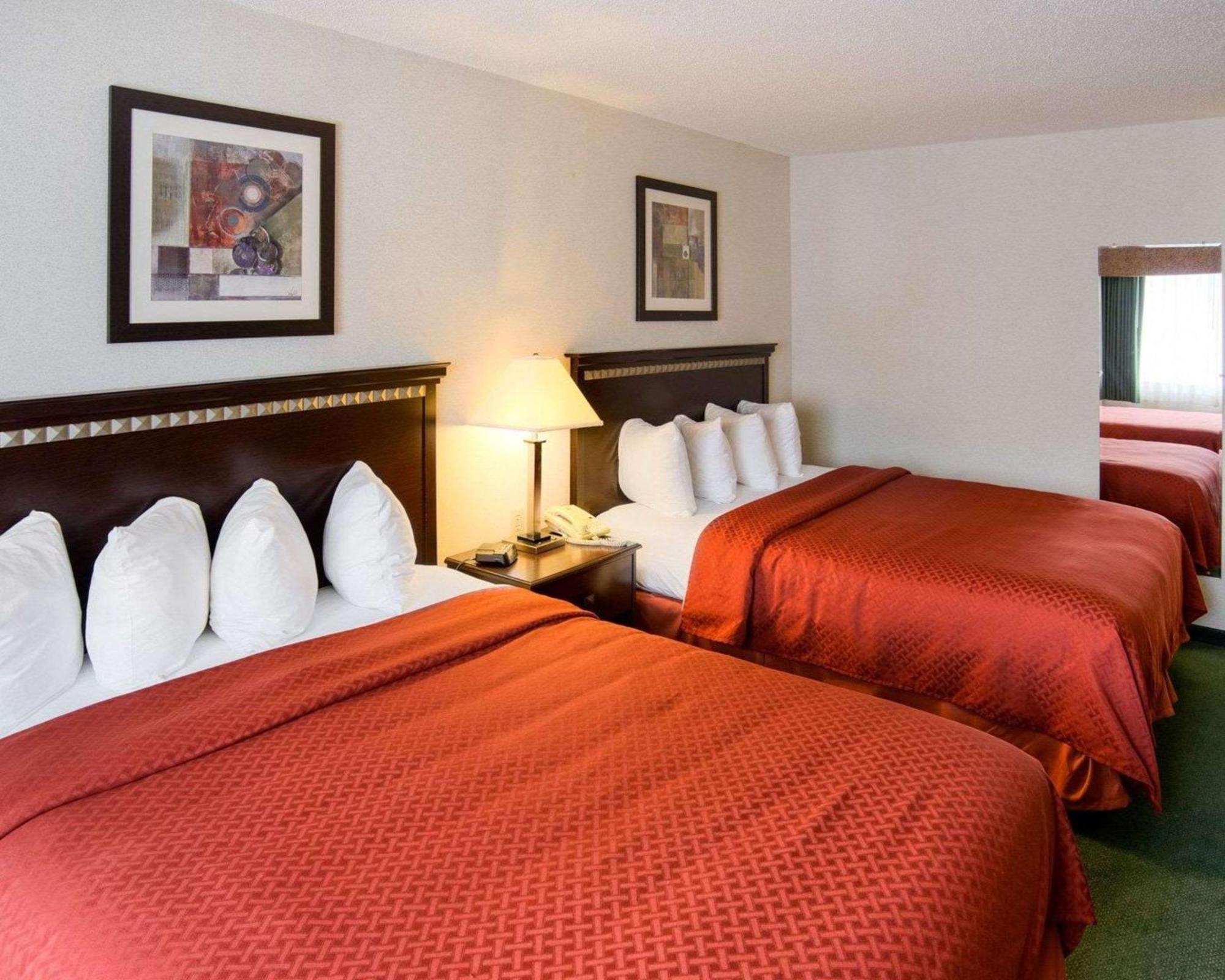 Queen Room Two Queen Beds Non-Smoking