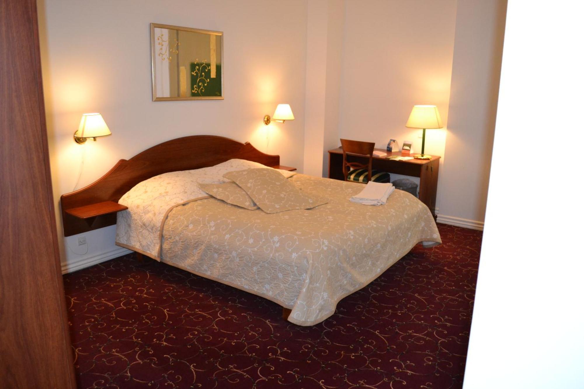 Small Double Room,1498659265:JPEG