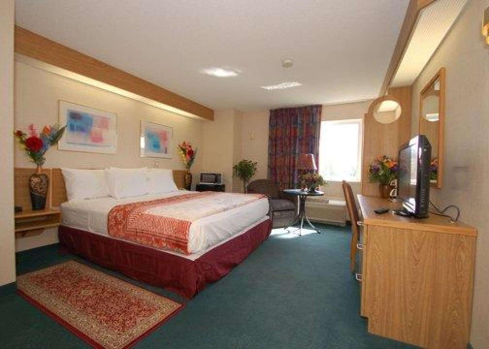 Upgraded King Room - Non-Smoking