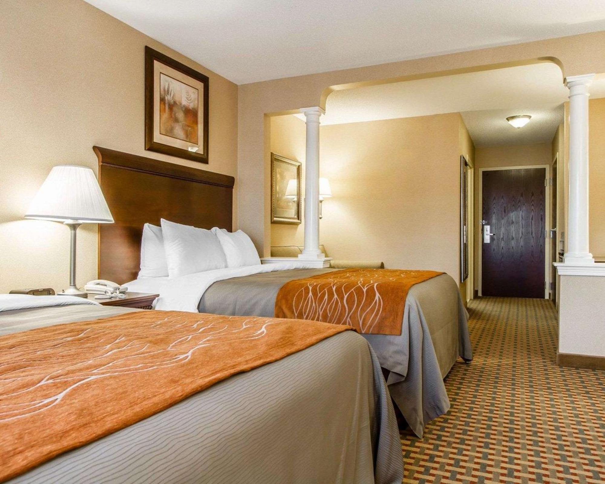 Queen Suite with Two Queen Beds - Non-Smoking