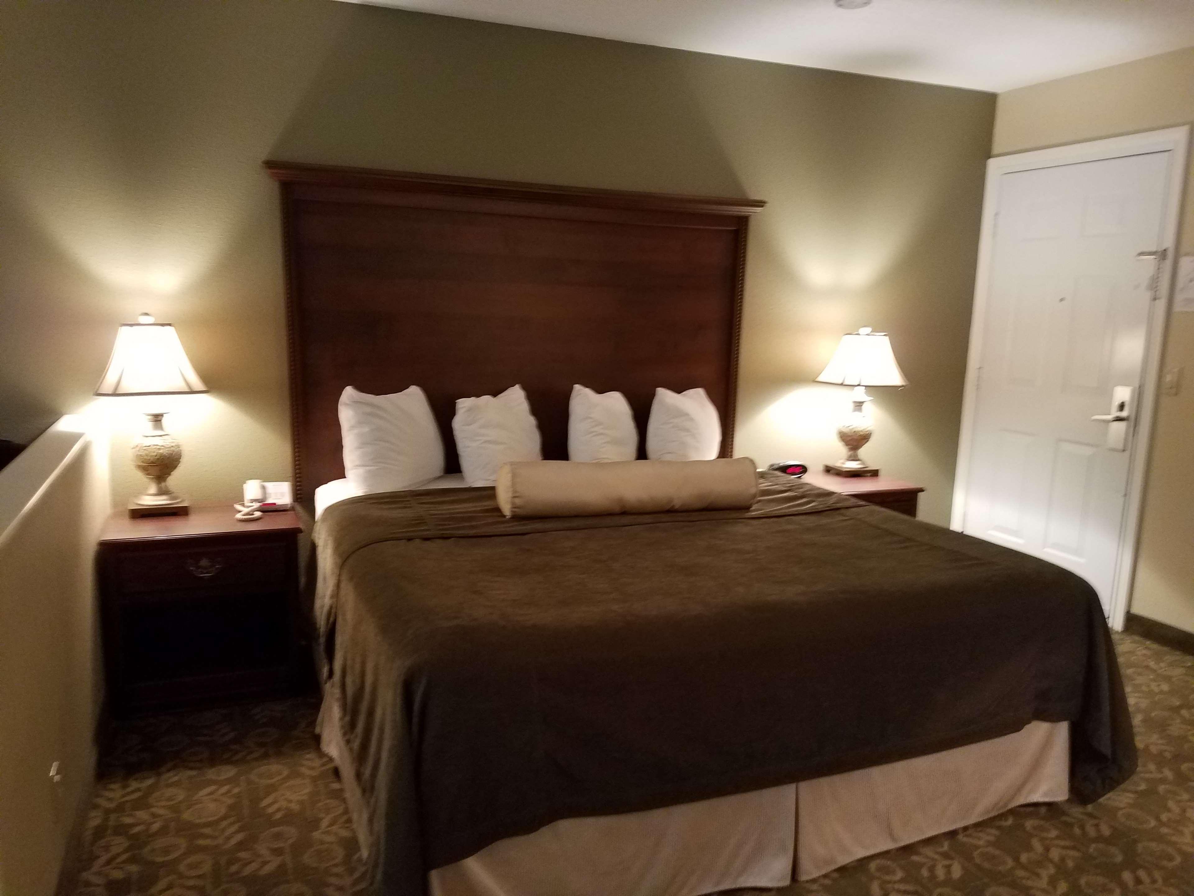 King Room - Non-Smoking