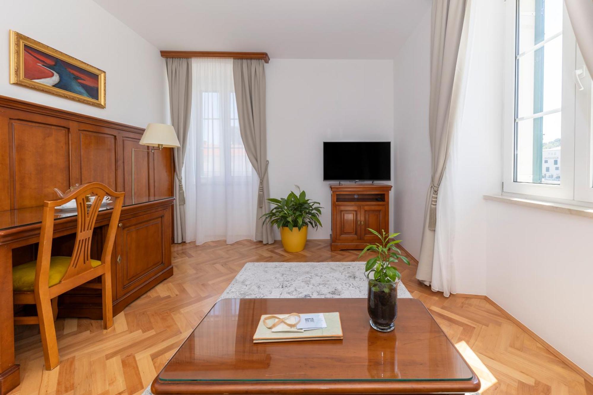 Deluxe Double Room with Sea View