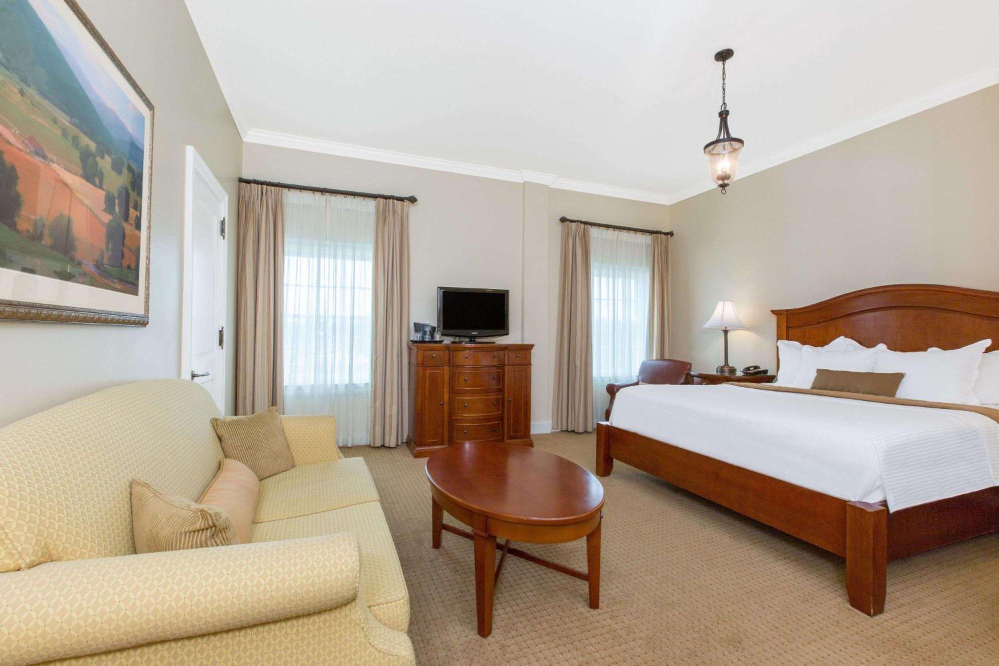 King Room with Sofa Bed - Non-Smoking