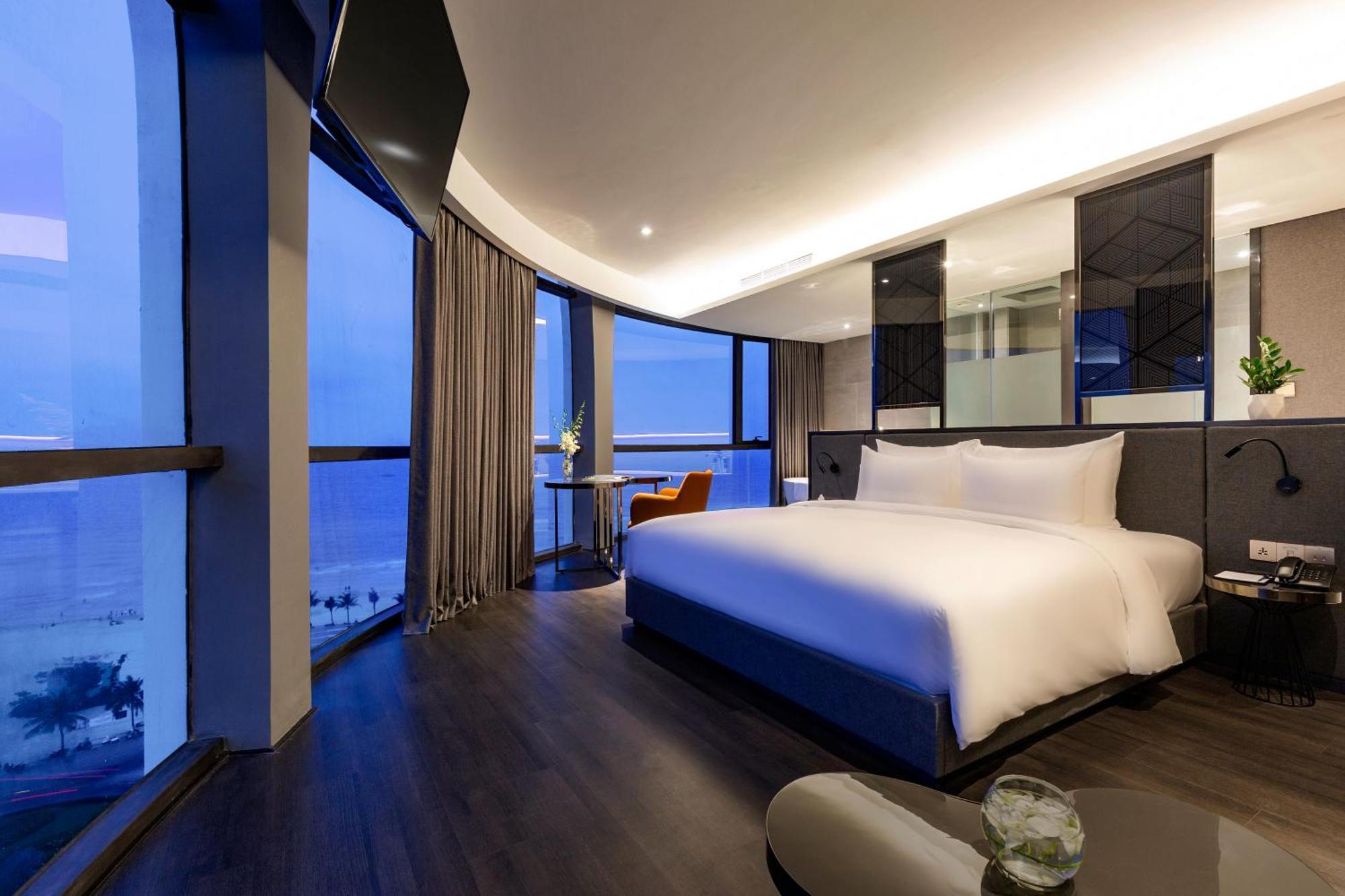 Executive Suite with Ocean Front