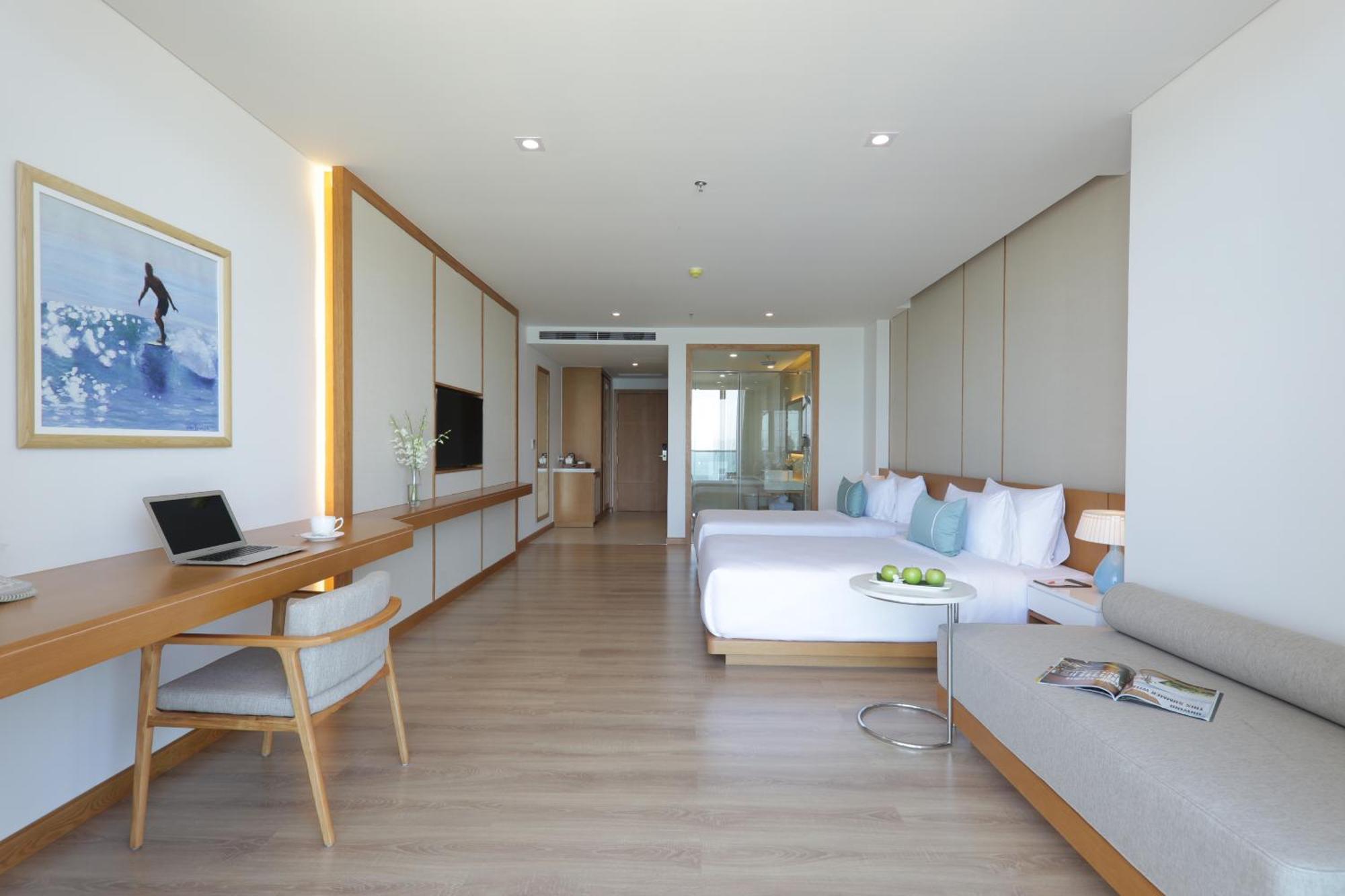 Special Offer - Premier Suite Twin City view with Balcony