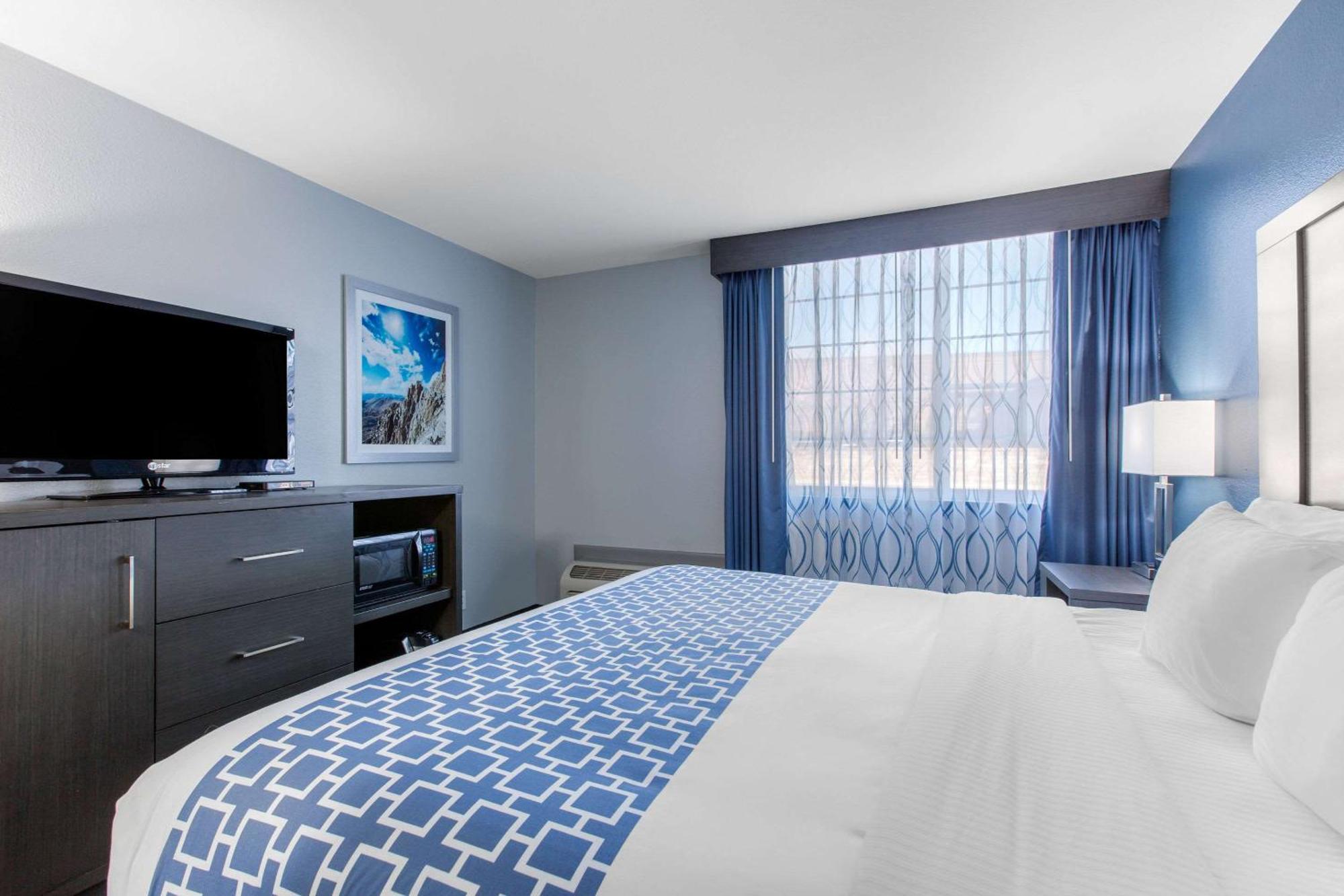King Room - Accessible/Non-Smoking