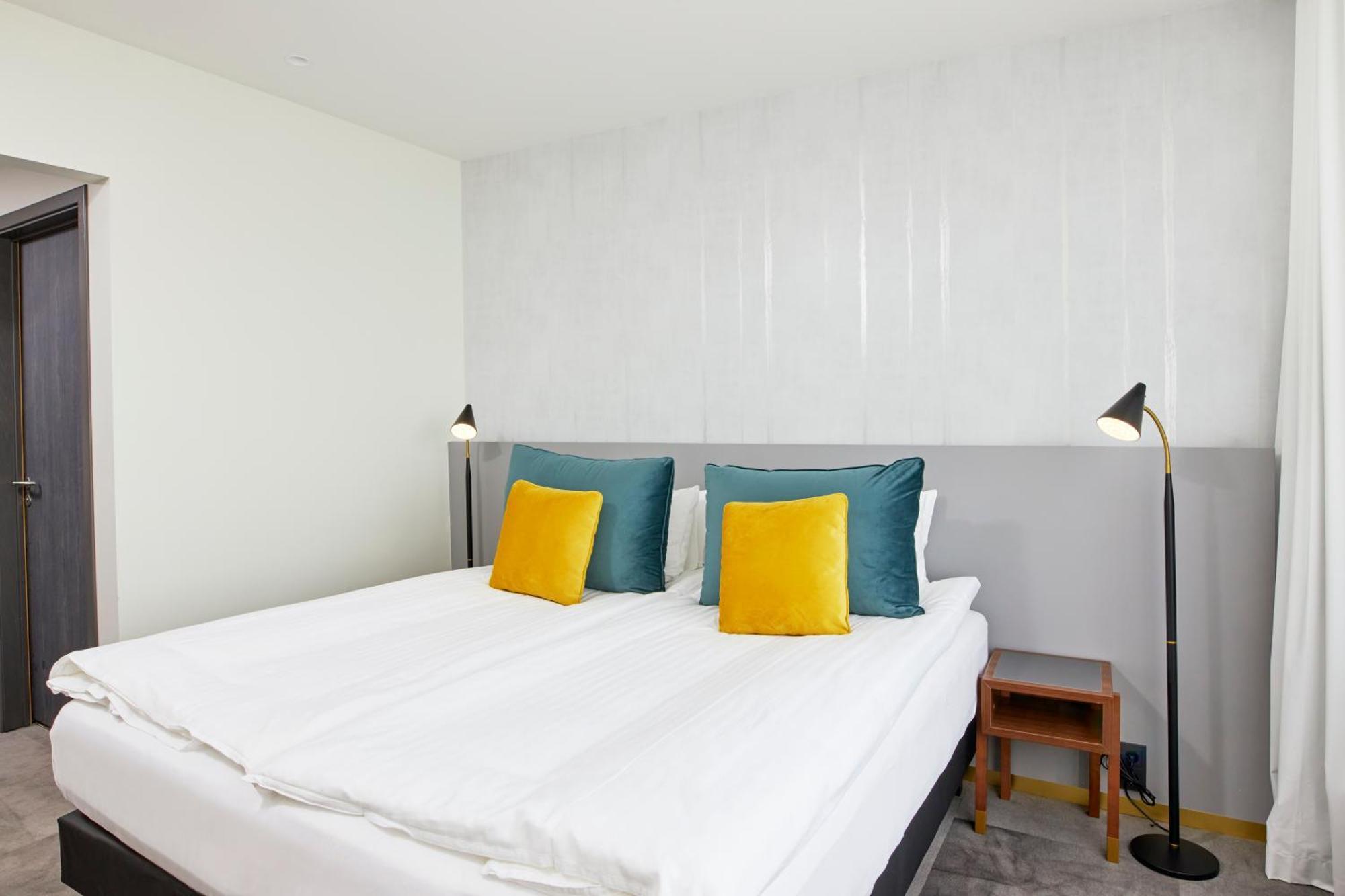 Large Double or Twin Room,1458115594:JPEG