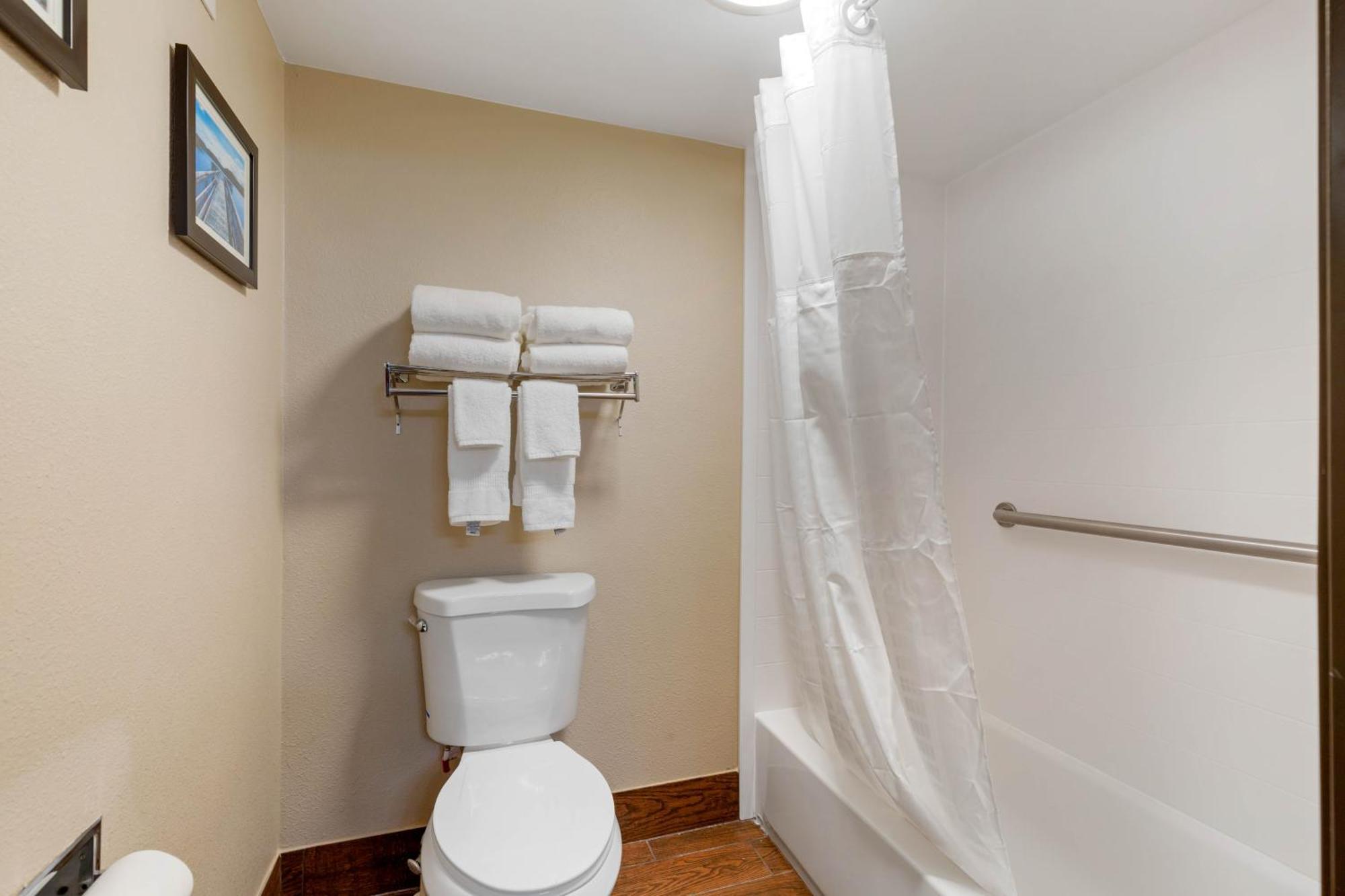 Queen Suite with Two Queen Beds - Non-Smoking