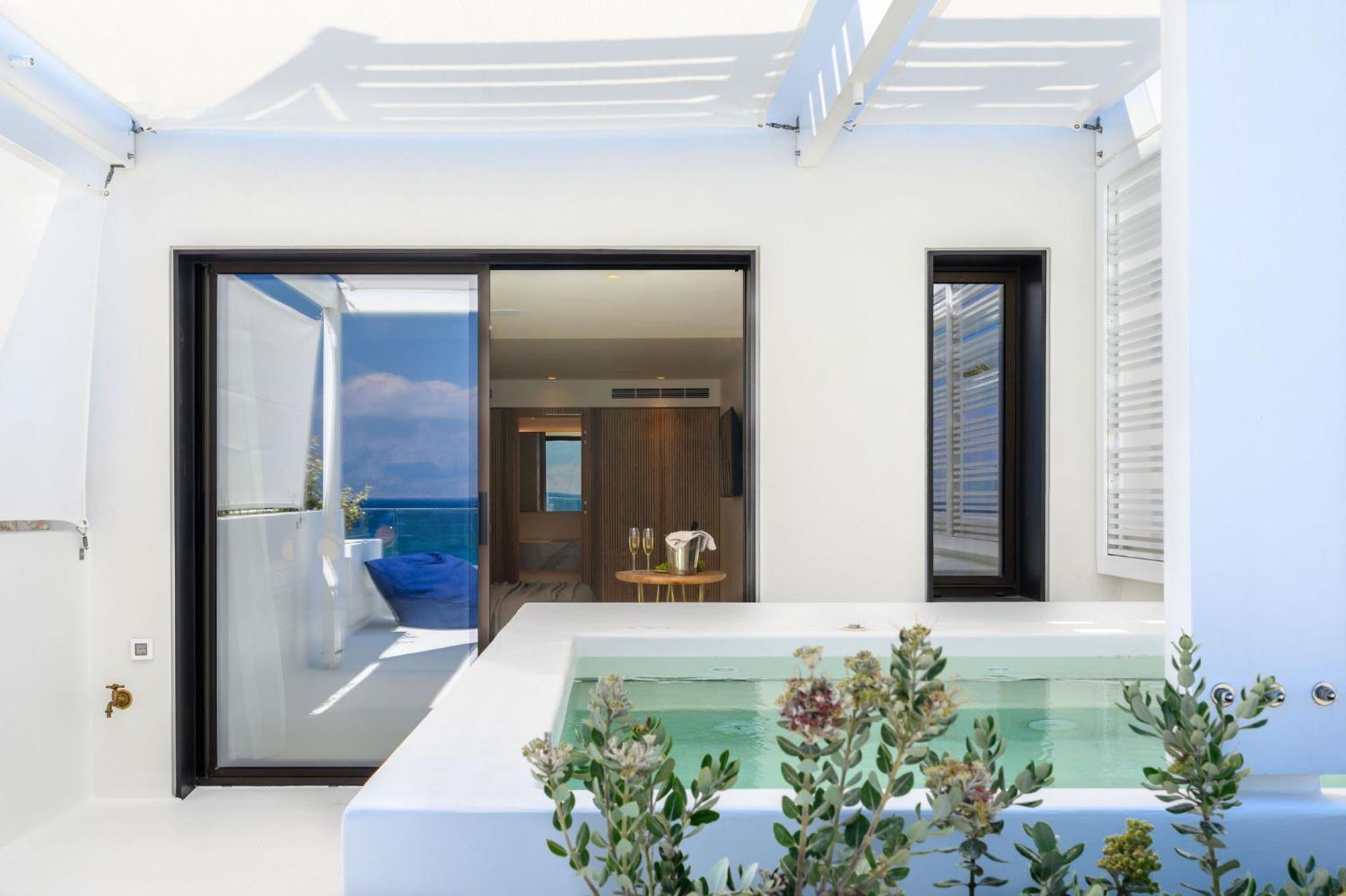 Junior Suite Sea View Outdoor Jacuzzi