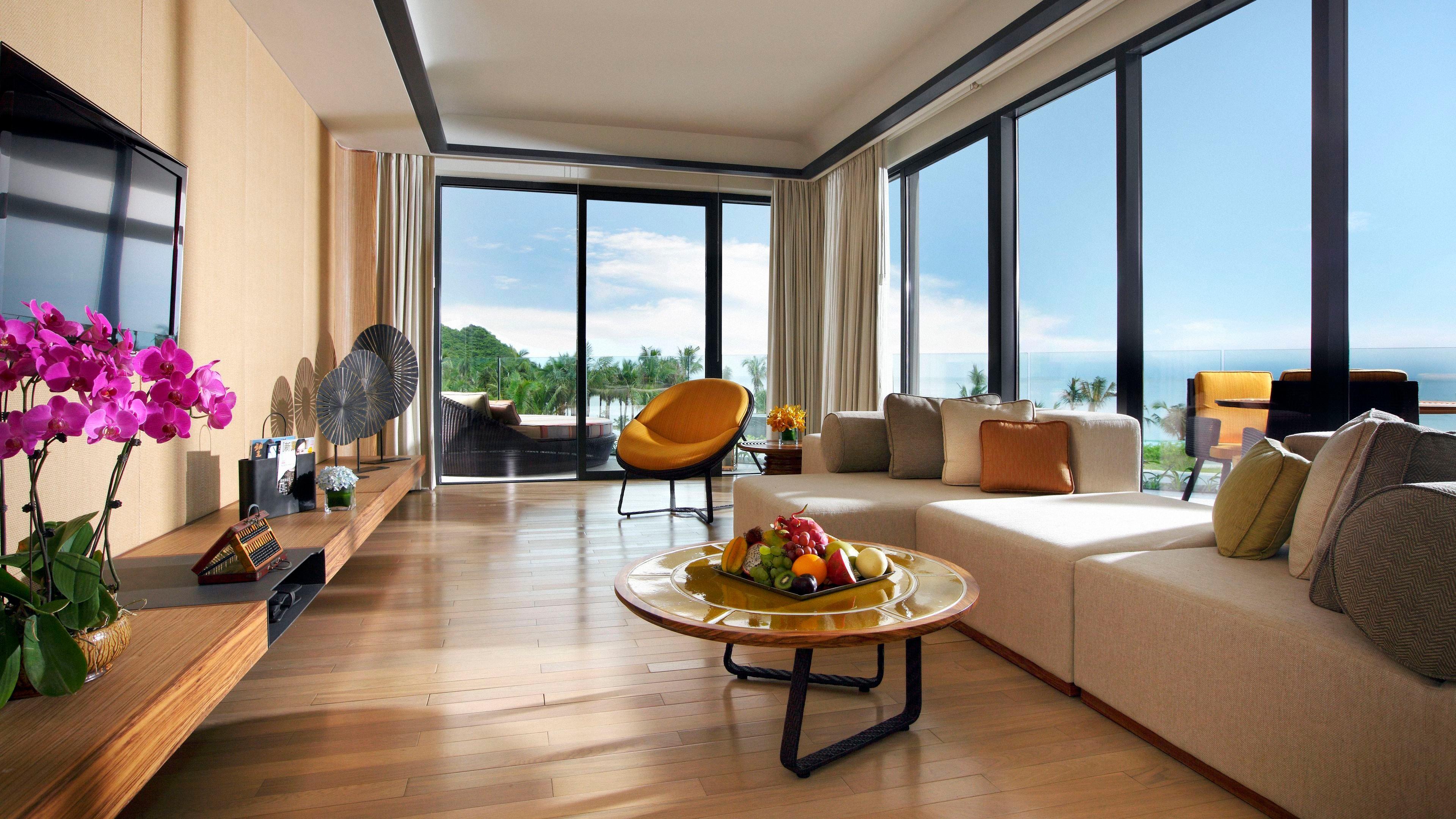 One-Bedroom Suite with Garden View and Outdoor Living Area
