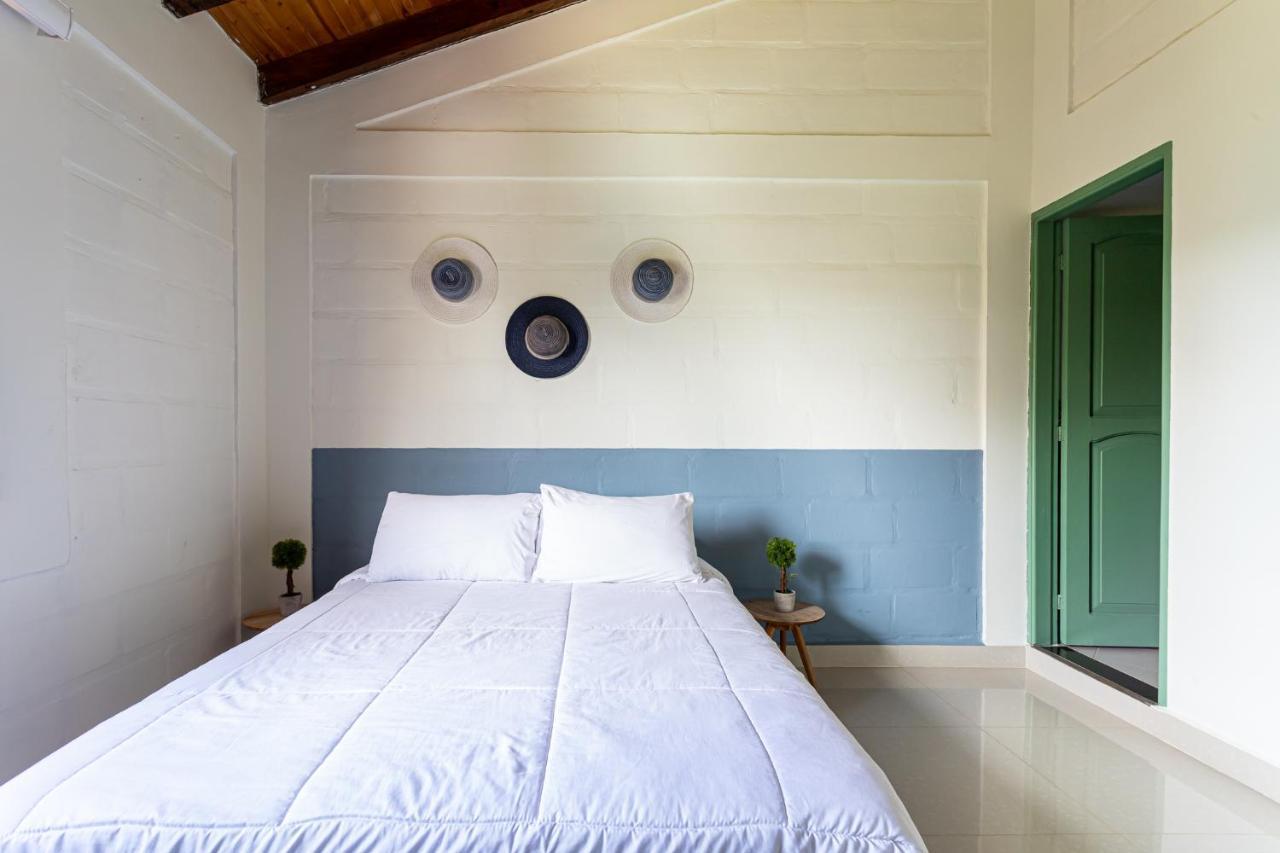 Five-Bedroom House,1286608057:JPEG