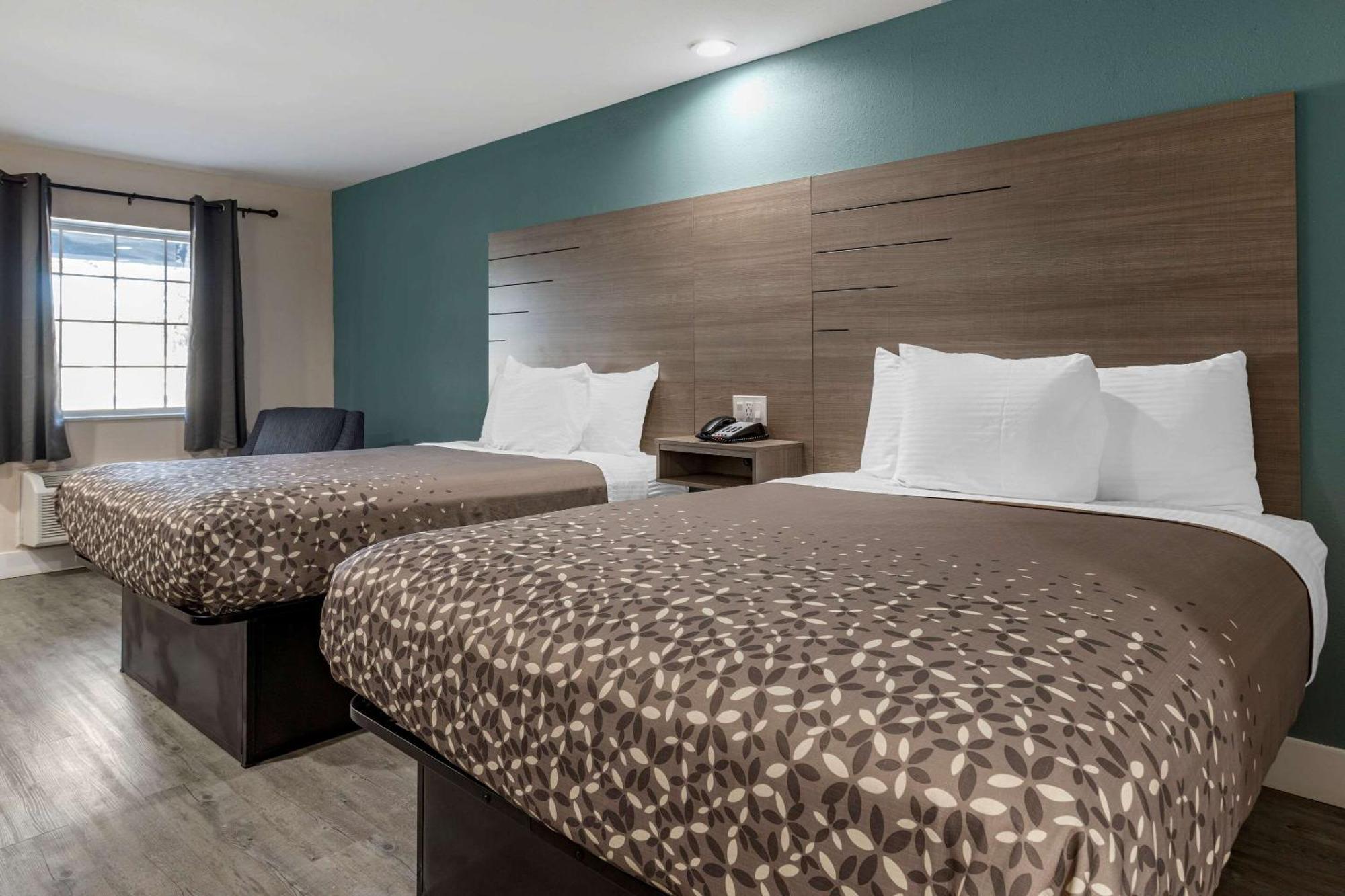 Standard Queen Room with Two Queen Beds - Non-Smoking