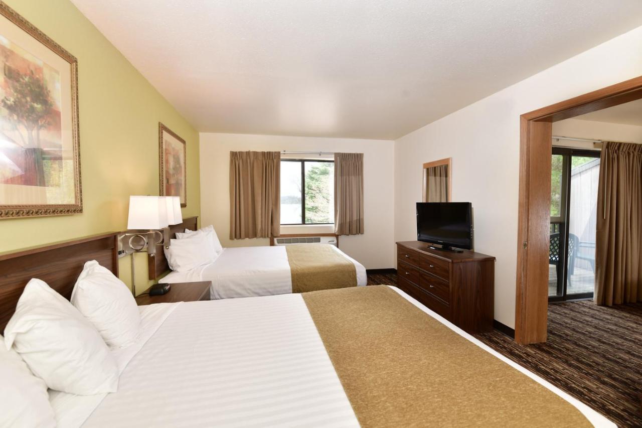 2 Queen Beds Kitchenette Lakeview