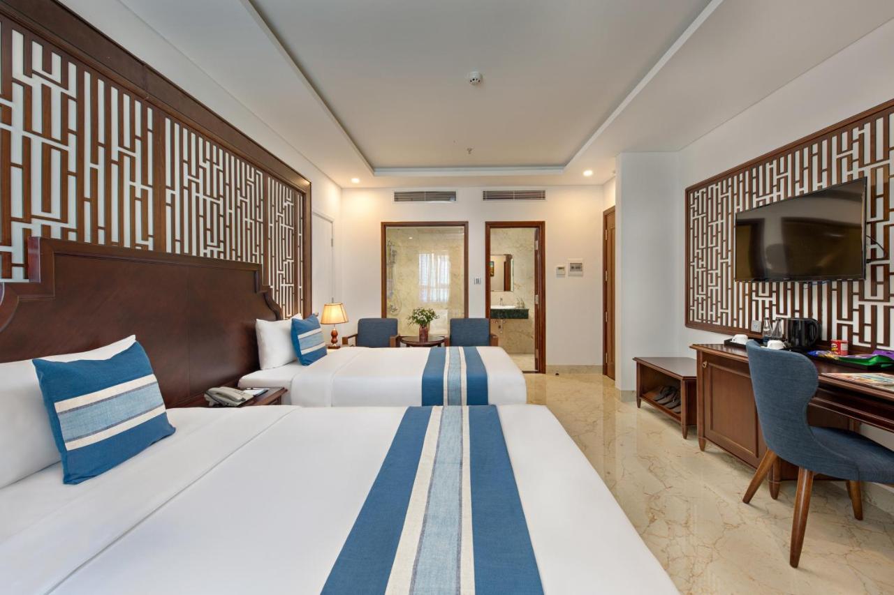 Deluxe Twin Room Partial Sea View
