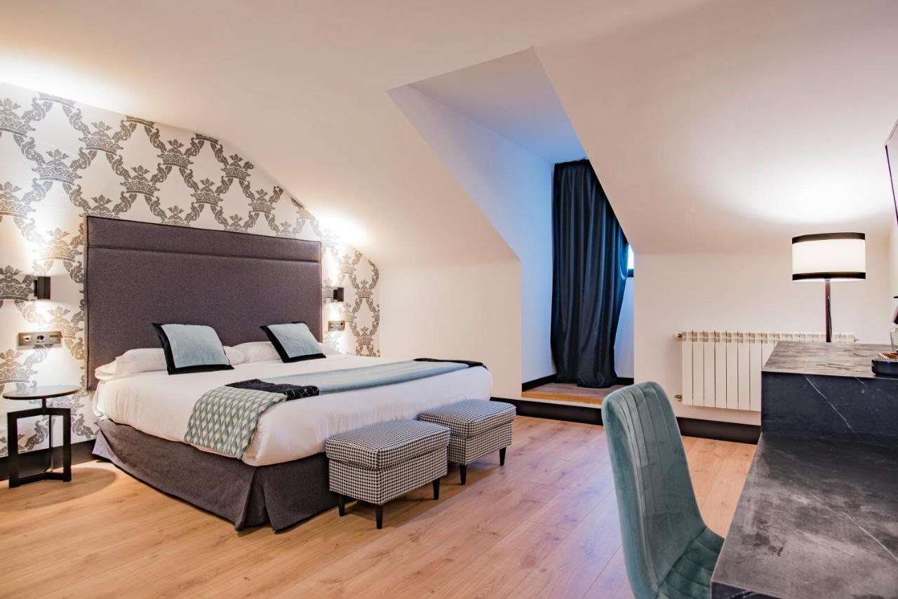 Doppel-/Zweibettzimmer mit Parkplatz