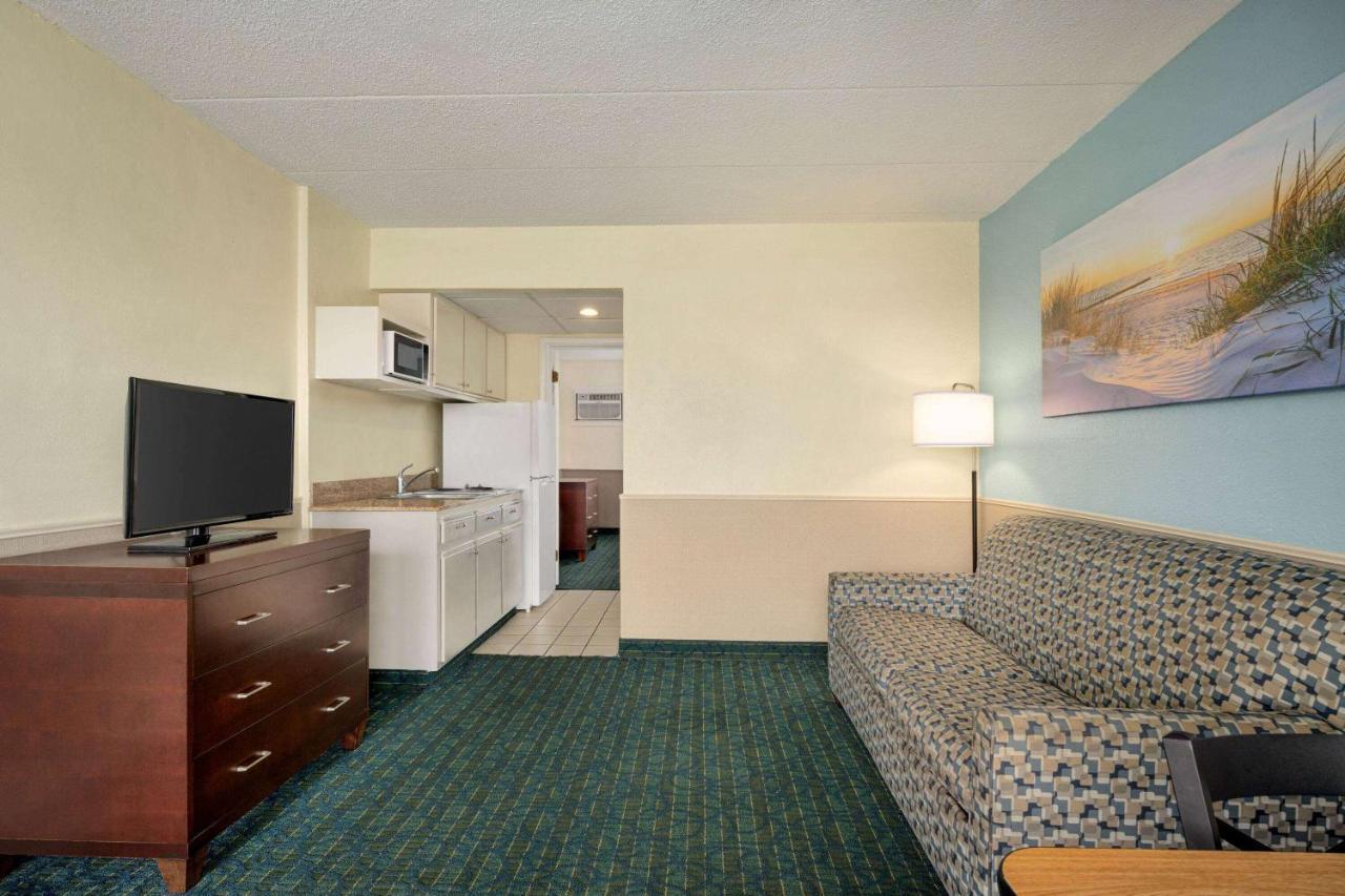 One-Bedroom Suite with Two Double Beds - Non-Smoking