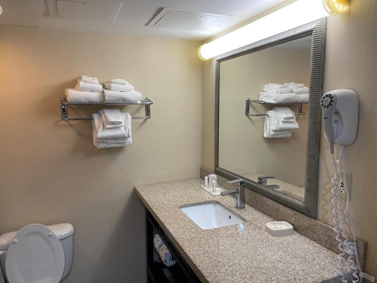 Queen Room with Two Queen Beds - Mobility Accessible/Non-Smoking