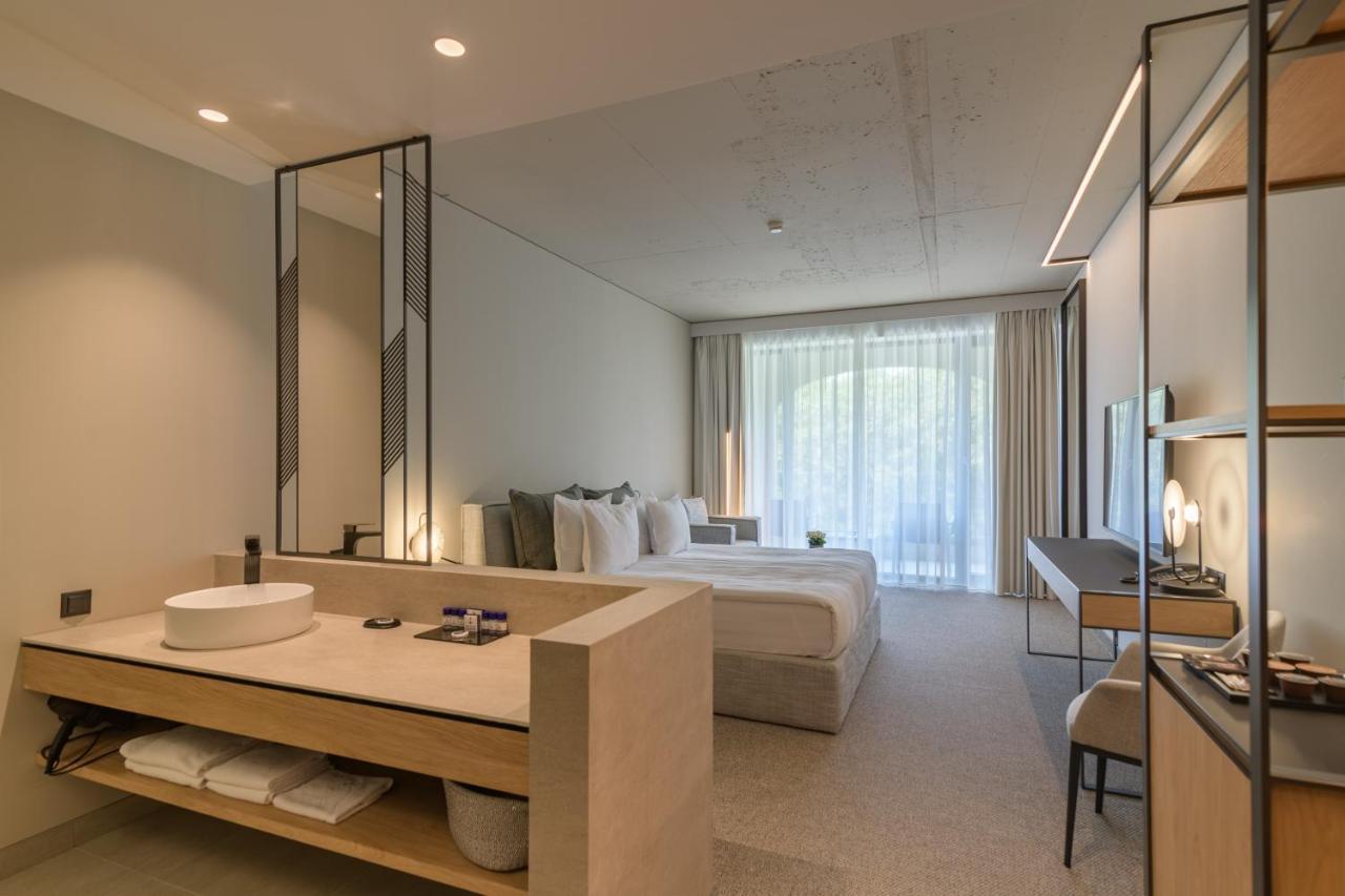 Deluxe Zimmer mit Kingsize-Bett und unbegrenztem Zugang zum Health Spring Spa