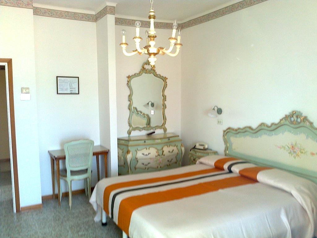 Double or Twin Room Sea View,209245285:JPEG