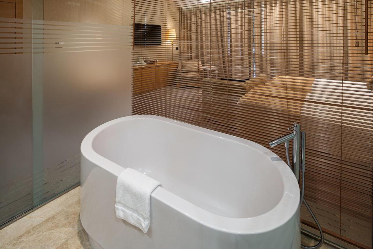 Deluxe Twin Room with Sea View