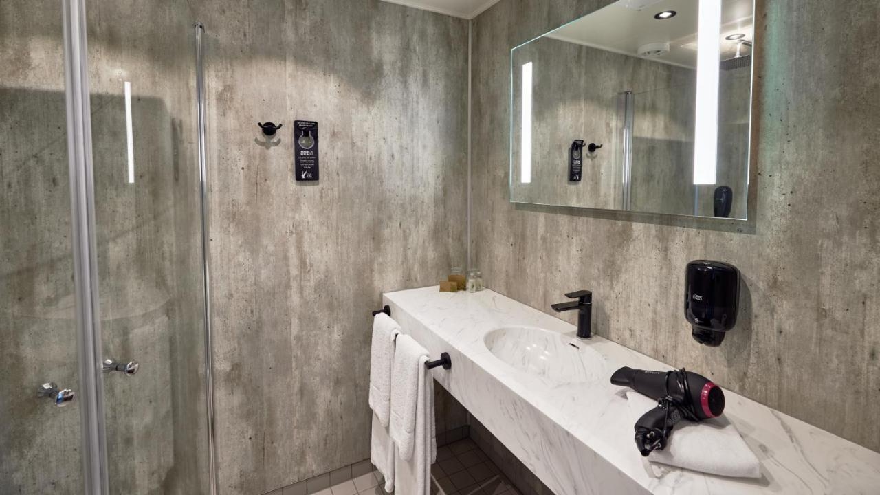 Double or Twin Room with Mountain View