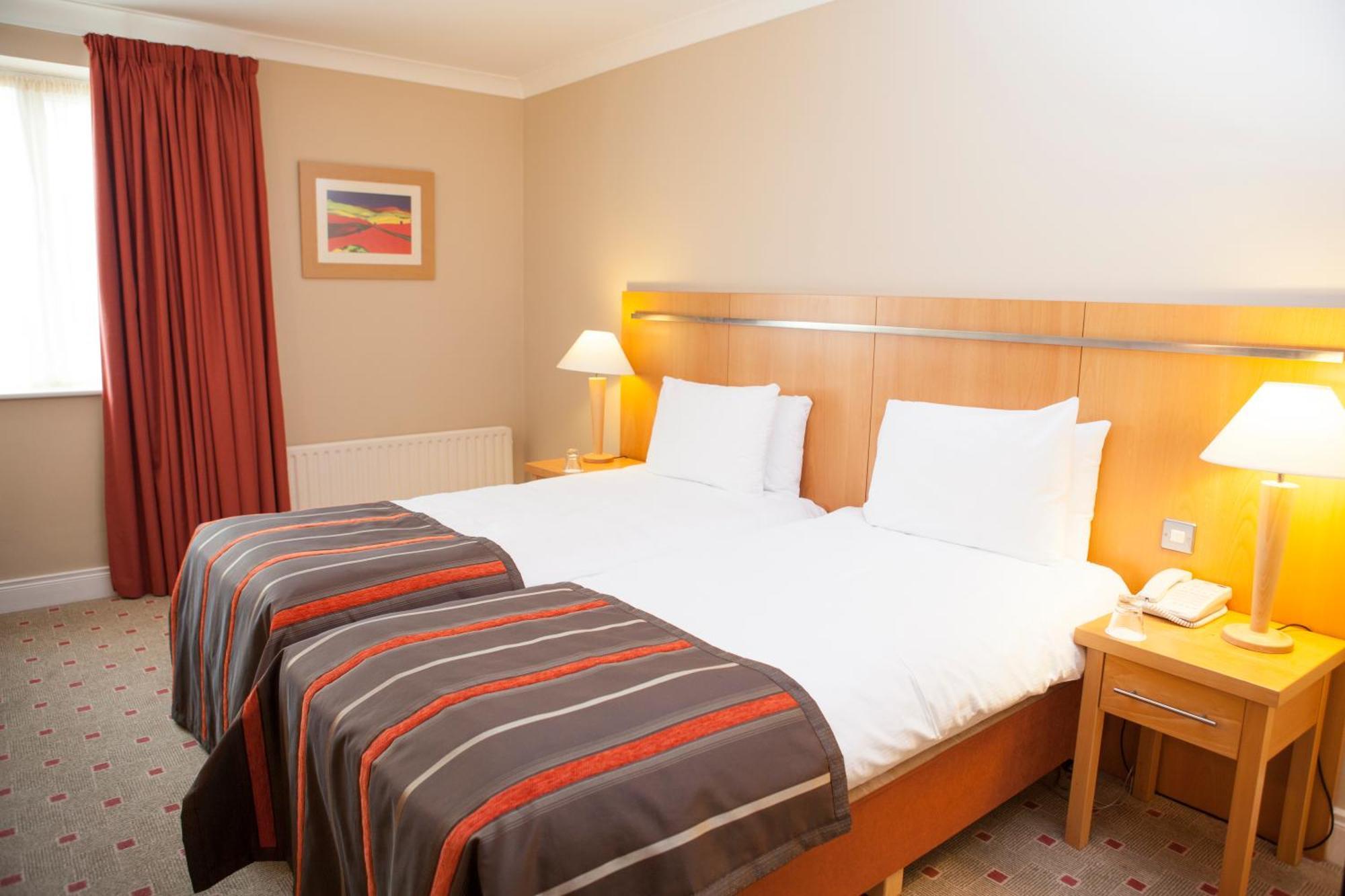 Twin Room,1580315317:JPEG