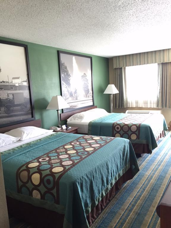 Queen Room with Two Queen Beds - Non-Smoking