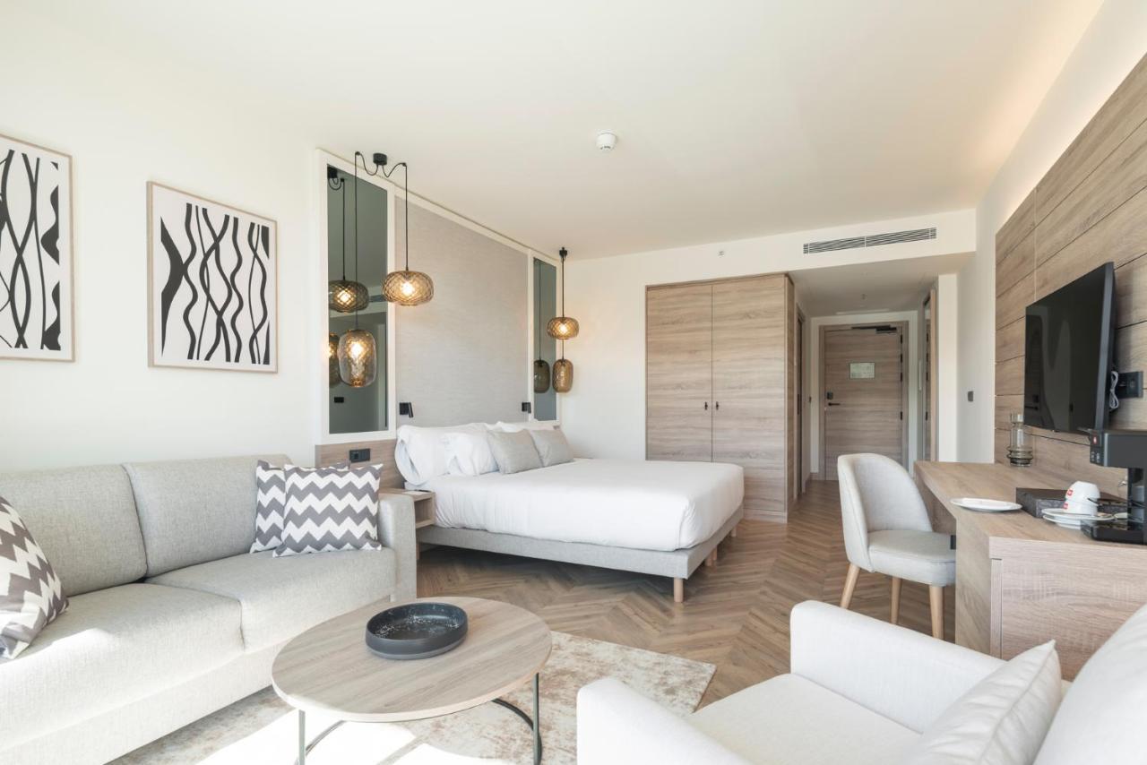 Double or Twin Room Side Sea View