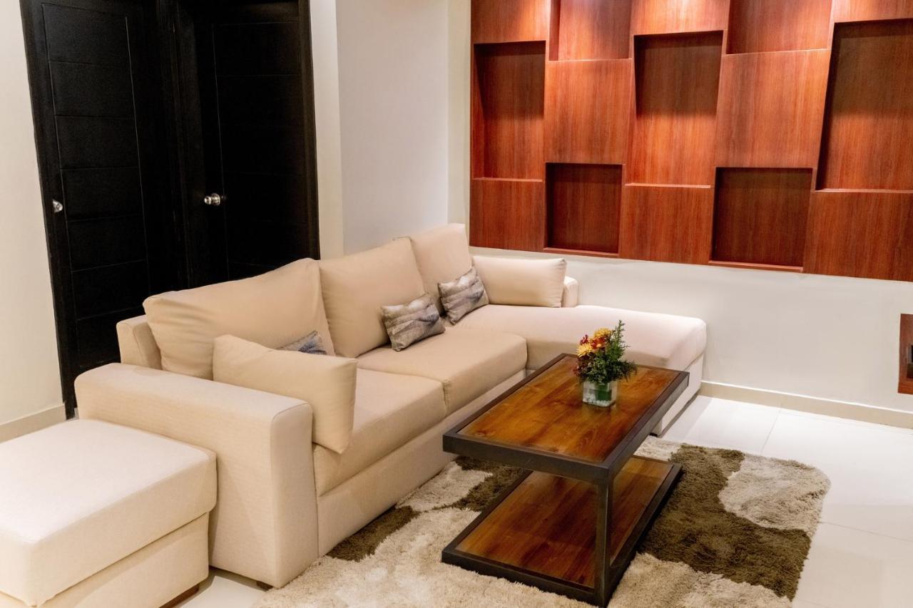 Aston Suite