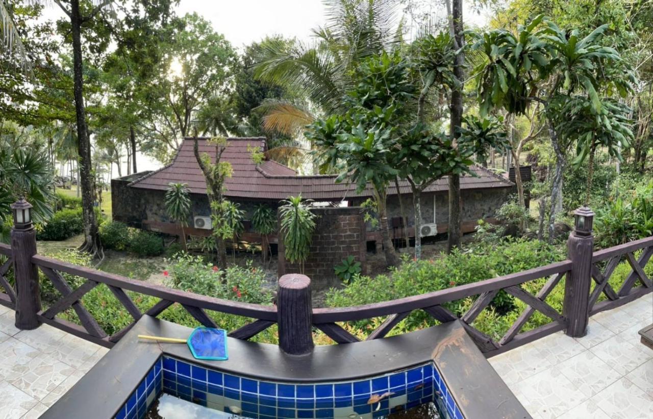 Thai Twin House with Garden View