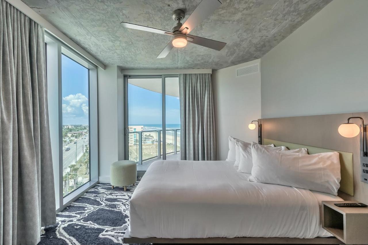 2 Bedroom Ocean & City North View Residence