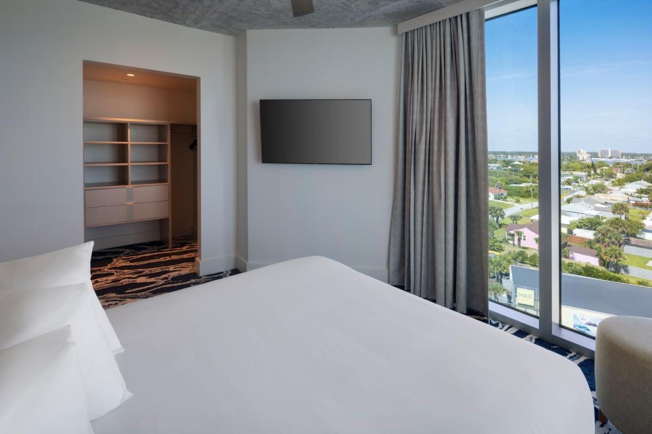 2 Bedroom Ocean & City North View Residence