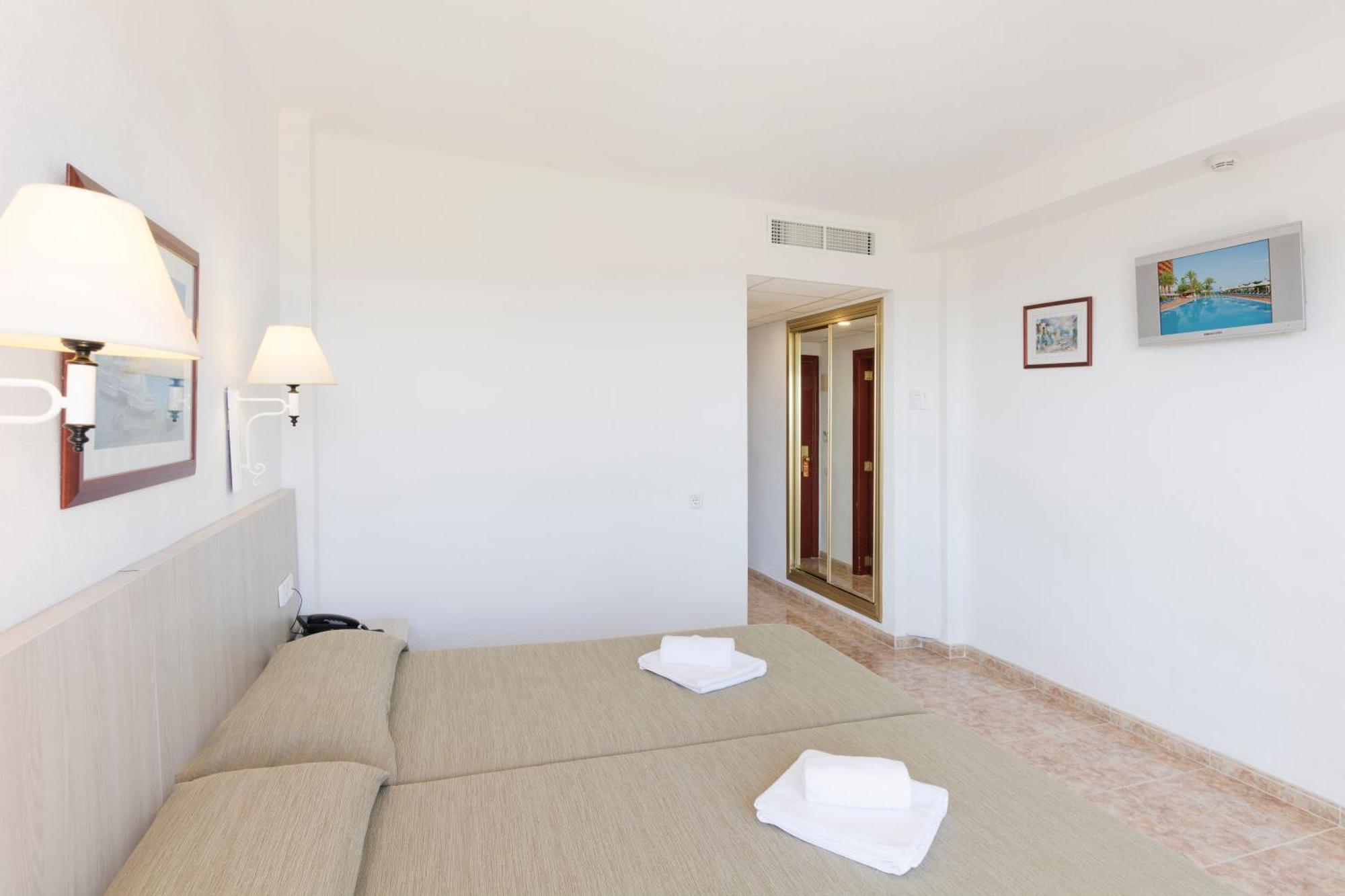 Double Room,1306797178:JPEG