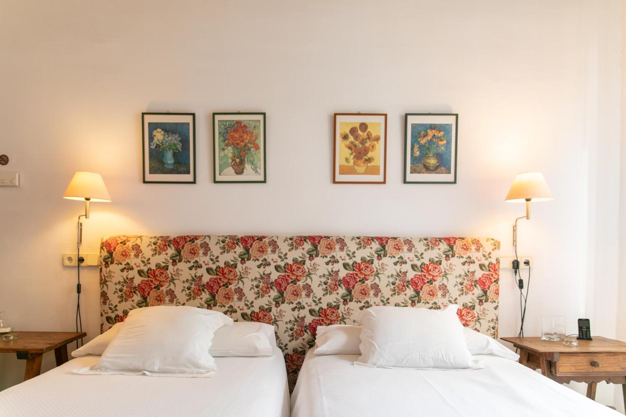 Standard Double or Twin Room,748673870:JPEG
