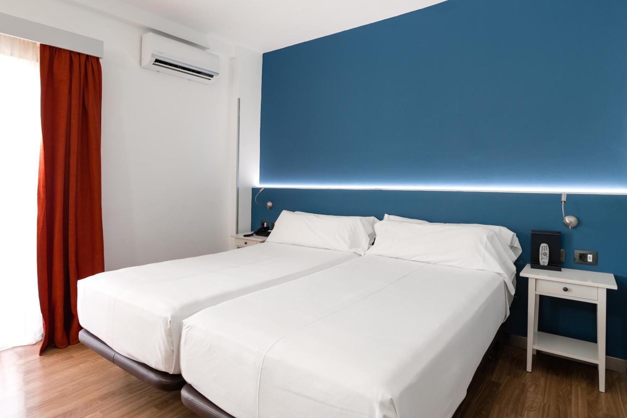 Premium Family Room,1306960414:JPEG