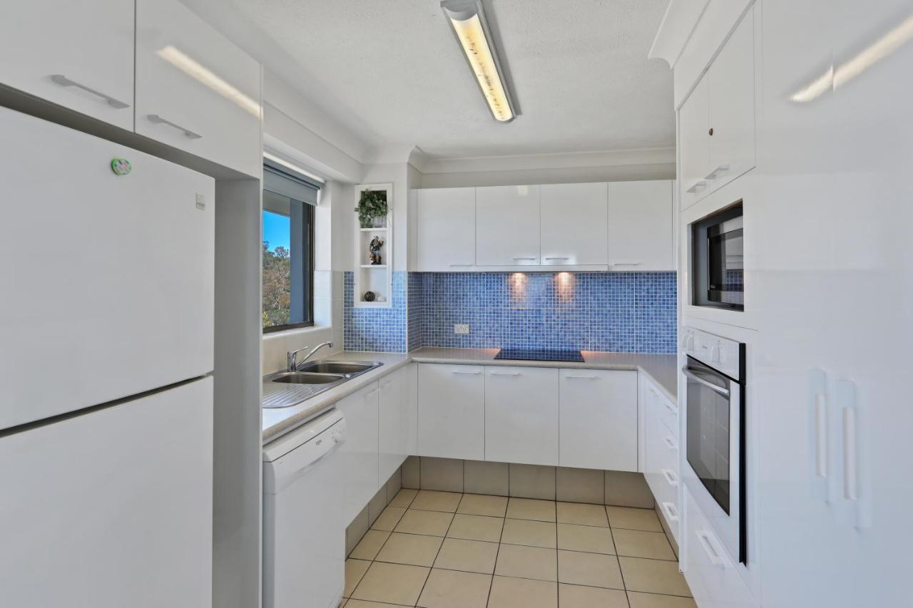 Day Time Explorer - Two-Bedroom Apartment with Ocean View
