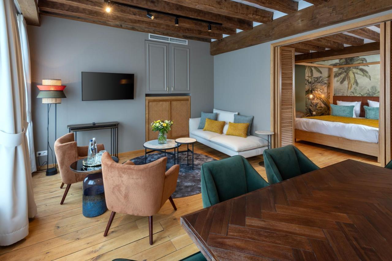 Deluxe Suite canal view